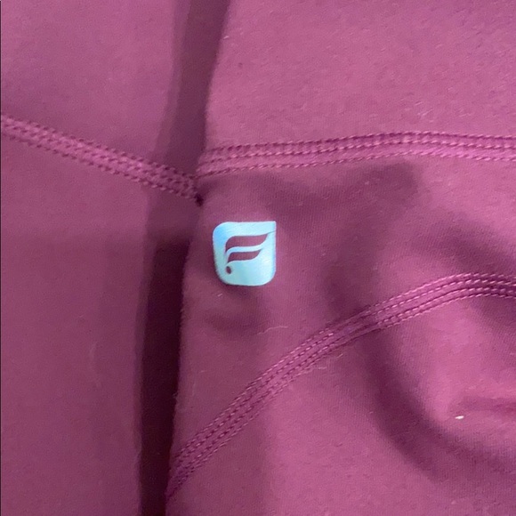 3 pairs of size 6 fabletics leggings - Picture 5 of 5